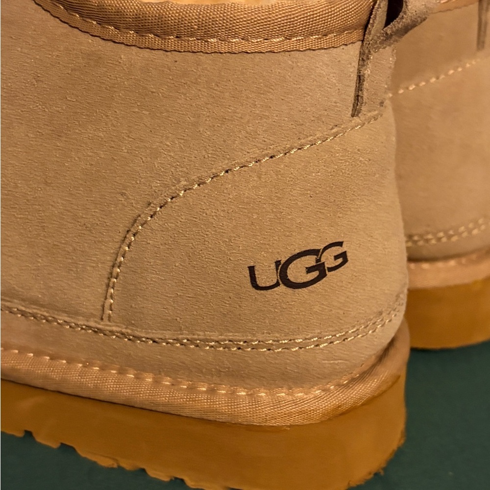 UGG Men's/Women’s Cream Chukka Boots - Picture 8 of 11
